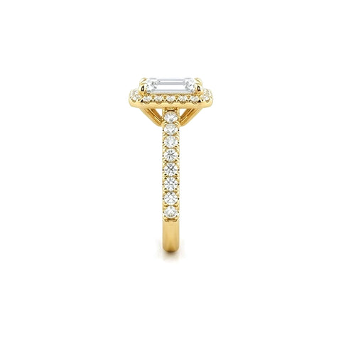 A852 - Oro 14K - Diamante Lab - Corte Esmeralda con Halo y Pave