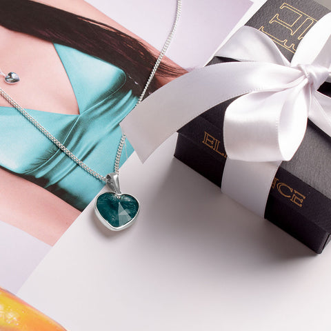 Corazón Esmeralda - Collar de plata con corazón de cristal
