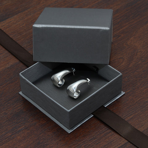 Aretes de plata en forma de cuña